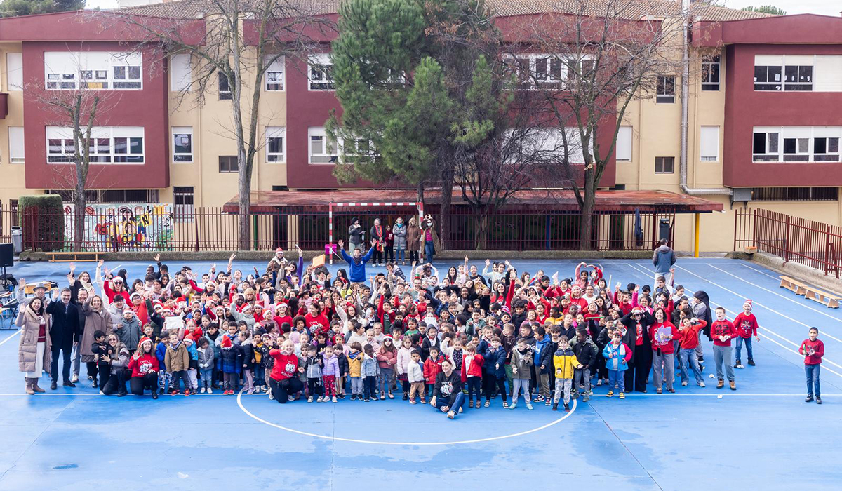 Guarinos visita el colegio Balcón del Tajo tras las mejoras en pintura y participa en el Festival de Navidad 2 Guarinos visita el colegio Balcón del Tajo tras las mejoras en pintura y participa en el Festival de Navidad