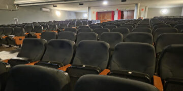 Azuqueca de Henares renueva el salón de actos de la Casa de la Cultura con nuevo tapizado, sonido e iluminación