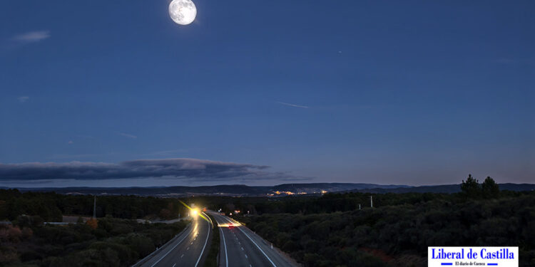 La Luz de Luna Fría de Cuenca. La última superluna de 2025 cazada el miércoles, día 3