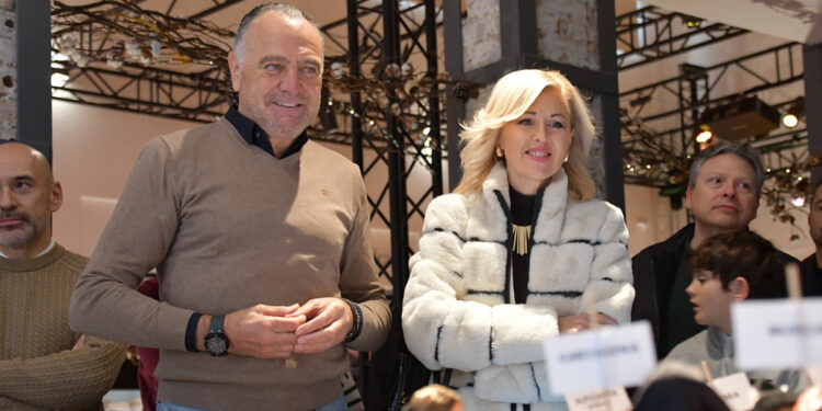 Inauguración multitudinaria de la Ruta de Belenes de Tarancón y la iluminación navideña