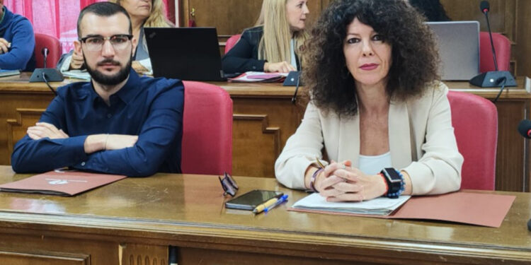 Izquierda Unida de Azuqueca denuncia la opacidad del Gobierno municipal ante la falta de respuesta sobre la concesión de productividades 1 Izquierda Unida de Azuqueca denuncia la opacidad del Gobierno municipal ante la falta de respuesta sobre la concesión de productividades