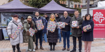 La Calle Mayor Solidaria asegura juguetes para 350 niños de Guadalajara en la mañana de Reyes