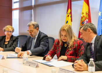 La Consejería de Sanidad y el Tribunal Superior de Justicia de Castilla-La Mancha firman un protocolo de colaboración para la atención de personas con enfermedad mental 2 La Consejería de Sanidad y el Tribunal Superior de Justicia de Castilla-La Mancha firman un protocolo de colaboración para la atención de personas con enfermedad mental