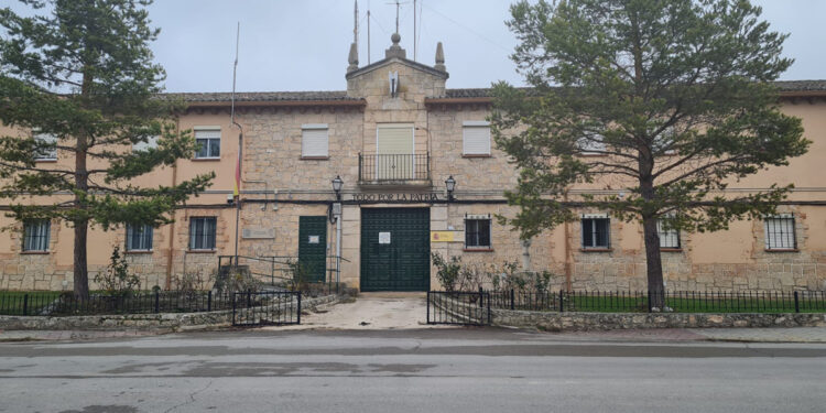 La Diputación de Guadalajara aprueba el proyecto para reparar el tejado del cuartel de la Guardia Civil de Cifuentes