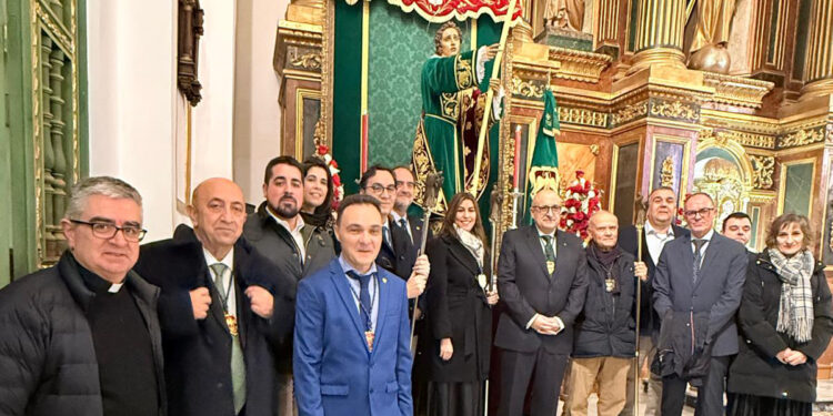 La Hermandad de San Juan Evangelista celebra sus cultos y renueva su Junta de Diputación