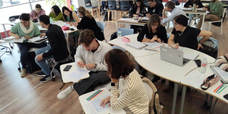 La Junta forma a docentes para impulsar actuaciones de mejora de la competencia matemática en centros educativos 1 La Junta forma a docentes para impulsar actuaciones de mejora de la competencia matemática en centros educativos