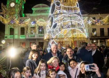La Plaza Mayor de Guadalajara se llena de magia en el encendido navideño que marca el inicio de unas fiestas únicas