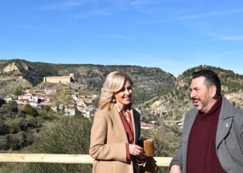 La delegada de la Junta destaca la apuesta del Gobierno regional por el desarrollo del turismo sostenible en el Valle del Cabriel