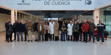 Los alcaldes y representantes municipales de la provincia conocen el nuevo Hospital Universitario de Cuenca