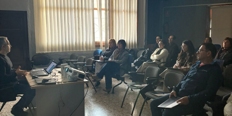 Los empresarios de Minglanilla acogen de manera positiva la jornada sobre facturación electrónica