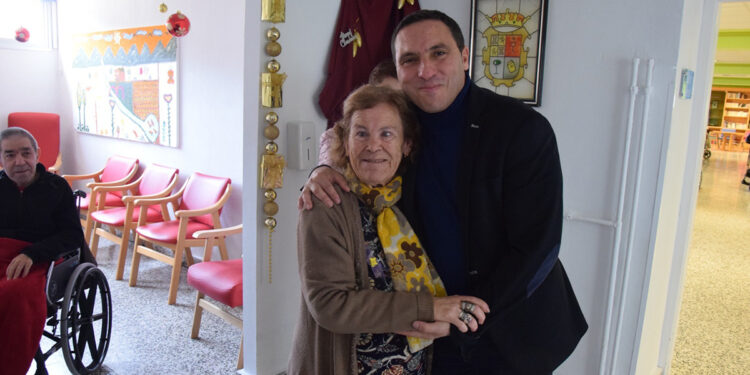 Los residentes de ‘la Bene’ se intercambiarán felicitaciones navideñas con personas mayores de Tejina en Tenerife