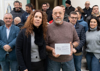 Los trabajadores de la Diputación de Guadalajara y CEIS donan las horas extras de su actuación en Valencia al colegio de Massanassa donde tuvieron su base