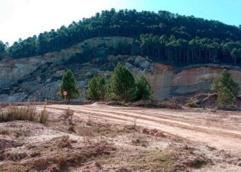 Los vecinos de Arguisuelas se movilizan contra la expansión de la mina de caolín que amenaza "El Viso" 7 Los vecinos de Arguisuelas se movilizan contra la expansión de la mina de caolín que amenaza El Viso