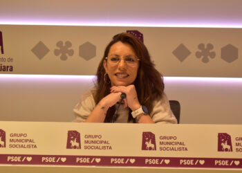 De Luz denuncia que Guarinos paraliza la gestión municipal “por su falta de trabajo y previsión” y la ciudad no dispondrá de presupuestos a 1 de enero de 2026 7 Lucía de Luz