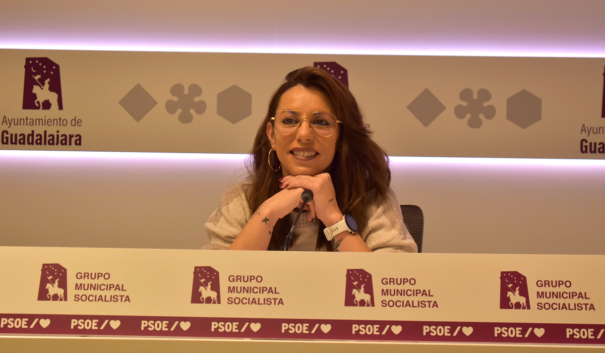 De Luz denuncia que Guarinos paraliza la gestión municipal “por su falta de trabajo y previsión” y la ciudad no dispondrá de presupuestos a 1 de enero de 2026 2 Lucía de Luz