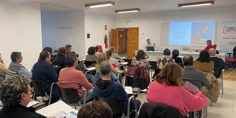 Más de treinta empresarios reciben información sobre la facturación electrónica en Tarancón