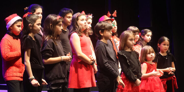 Música polifónica para cerrar las actuaciones de Navidad de la Escuela Municipal de Música y Danza de Cabanillas 1 Música polifónica para cerrar las actuaciones de Navidad de la Escuela Municipal de Música y Danza de Cabanillas