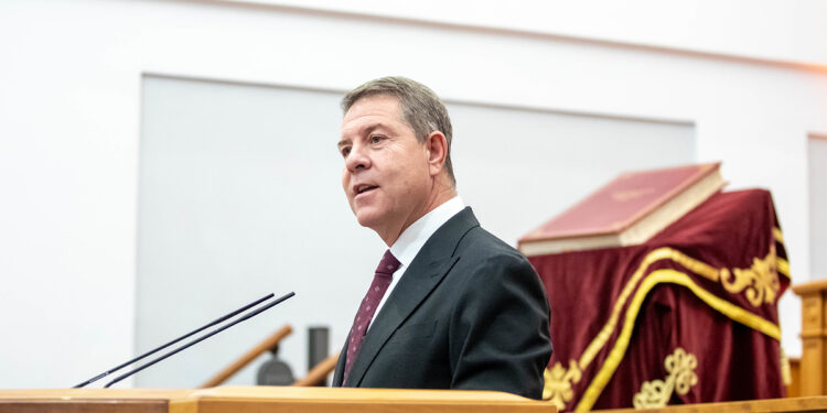 Page incide en que “España no necesita cambiar de Constitución” sino “mejorar” para optimizar “su convivencia” a través del “acuerdo”