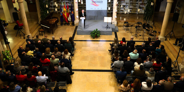 Rosa María García reivindica el “espíritu de consenso” de 1978 y llama a “proteger la convivencia democrática y los derechos conquistados” en la conmemoración del Día de la Constitución