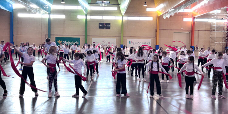 UCLMers con ritmo solidario culmina con una jota manchega para la universidad regional en sus 40 años de historia 1 UCLMers con ritmo solidario culmina con una jota manchega para la universidad regional en sus 40 años de historia
