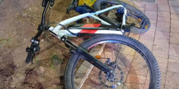Un ciclista resulta herido tras ser atropellado en la rotonda de Hermanos Becerril en Cuenca