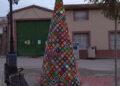 Un espectacular árbol de ganchillo de ocho metros inaugurará la Navidad en Villar de Cañas