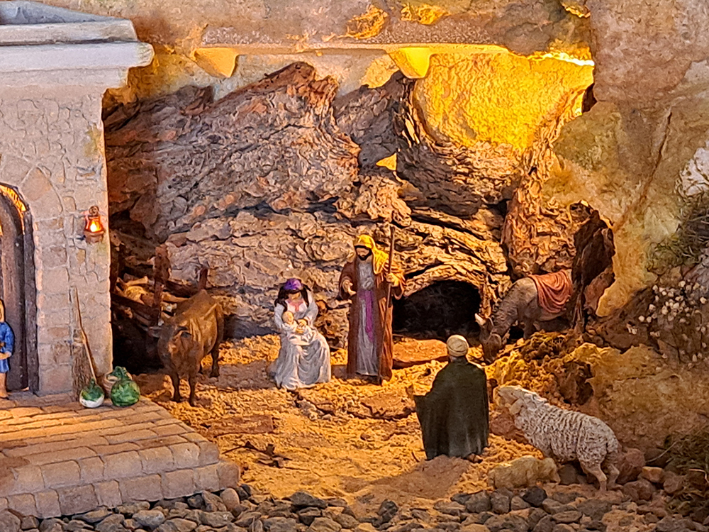 Valdeolivas estrena un espectacular Belén dentro de su consolidado “Pueblo de la Navidad”