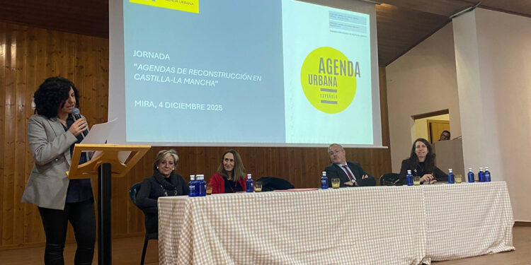 Vivienda acompaña a las zonas afectadas por la Dana en Castilla-La Mancha en su reconstrucción, con unas jornadas informativas en Mira