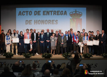 Yunquera de Henares rinde un emotivo homenaje a las personas y entidades que han marcado la historia del municipio