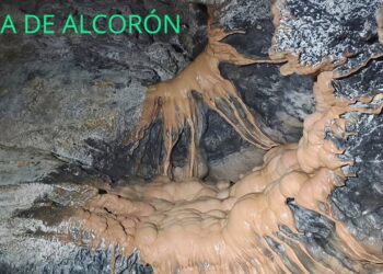 Vídeo reportaje. En la Sima de Alcorón, de 207 peldaños de bajada, la sorpresa está al final, a 62 metros de profundidad