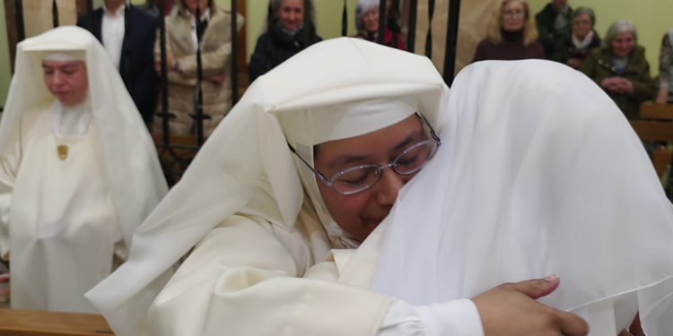 Vídeo reportaje. Profesión religiosa de una monja en un convento de clausura en Cuenca. Te lo contamos