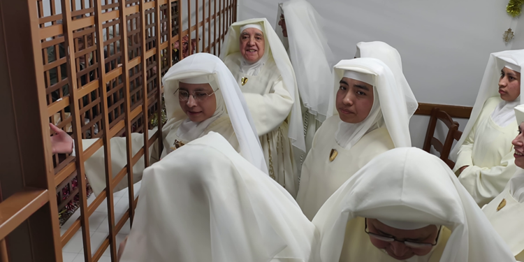 Vídeo reportaje. Profesión religiosa de una monja en un convento de clausura en Cuenca. Te lo contamos