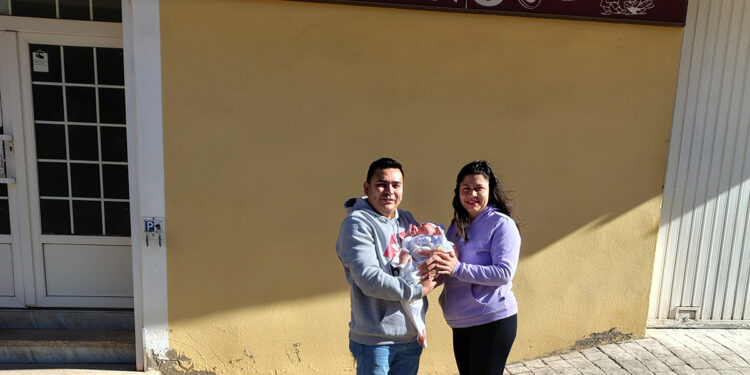 AFEPAN repite su premio para el primer niño nacido en este año en la provincia de Cuenca