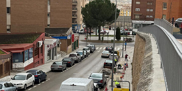 Avanza el Plan de Mantenimiento Urbano de Cuenca con el arreglo del acerado de Eras del Tío Cañamón