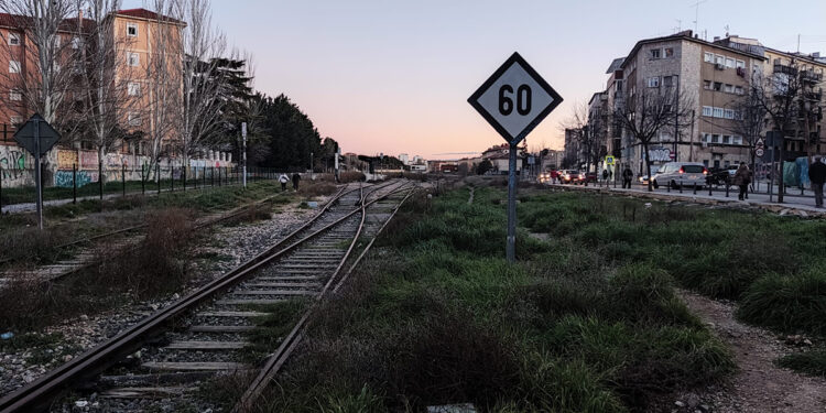 Cuenca en Marcha rechaza cualquier convenio con ADIF que suponga levantar las vías o desmantelar la infraestructura ferroviaria