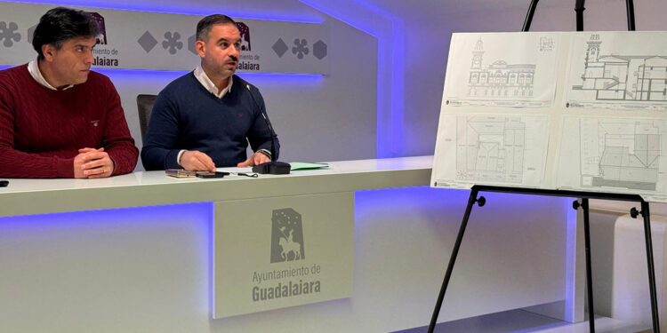 El Ayuntamiento de Guadalajara impulsa la rehabilitación de la cubierta consistorial para proteger un edificio histórico clave