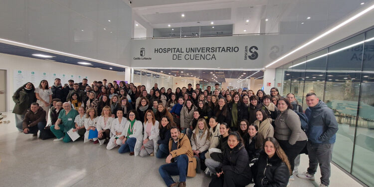 El Hospital Universitario de Cuenca recibe a la primera promoción de estudiantes de Enfermería de la Universidad de Castilla-La Mancha 1 El Hospital Universitario de Cuenca recibe a la primera promoción de estudiantes de Enfermería de la Universidad de Castilla-La Mancha