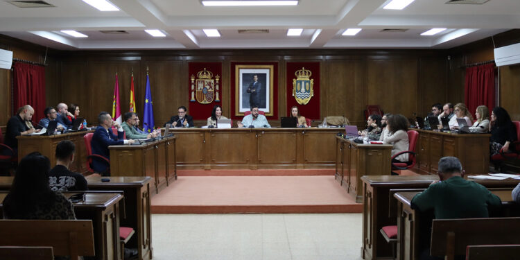 El Pleno acuerda trabajar para limitar los precios del alquiler en Azuqueca