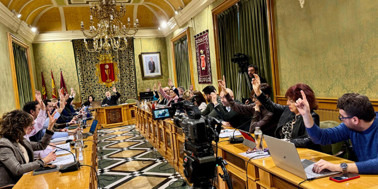 El Pleno del Ayuntamiento de Cuenca aprueba el nombramiento como Hijo Adoptivo de José Luis Muñoz Ramírez