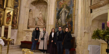 El cuadro de la Virgen de la Misericordia de Belmonte saca a la luz a dos nuevos personajes después de su restauración