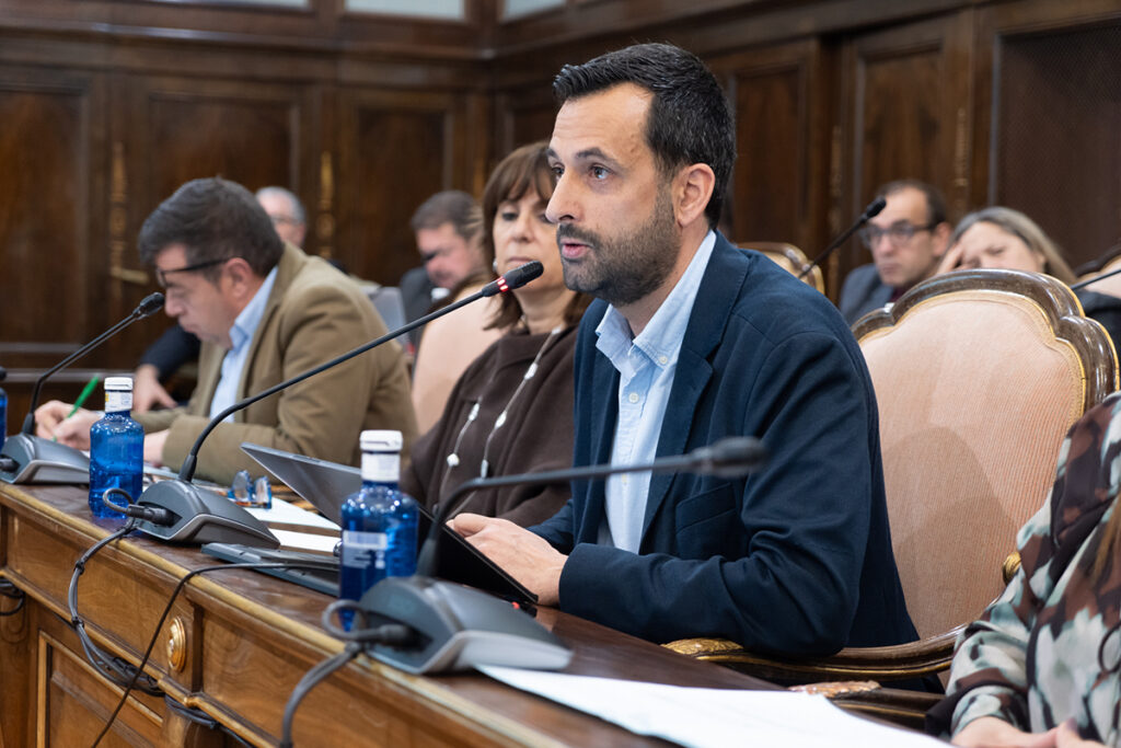 El pleno de la Diputación de Guadalajara rechaza una moción del Grupo VOX sobre ayudas a mastines por incumplir la normativa vigente