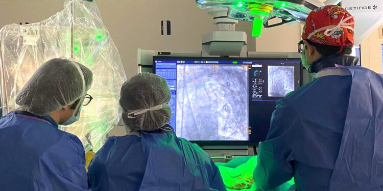 El quirófano híbrido de Guadalajara cumple un año con casi 500 pacientes intervenidos