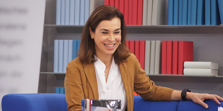 Encuentro virtual con Carmen Posadas, el regalo de Reyes del club de Las Casas Ahorcadas