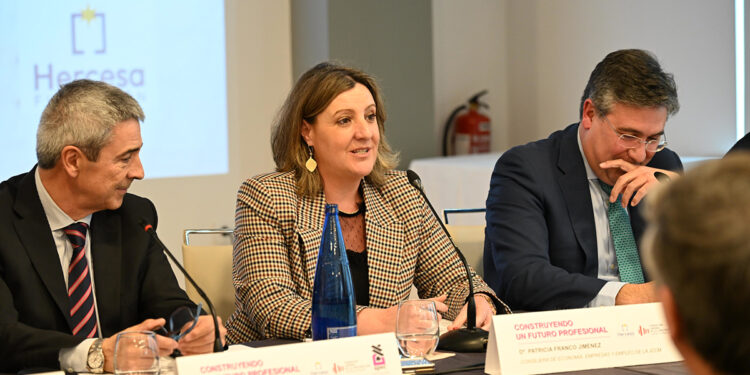 Guadalajara estrena un pionero programa de FP remunerado para trabajar en la construcción con contratación directa