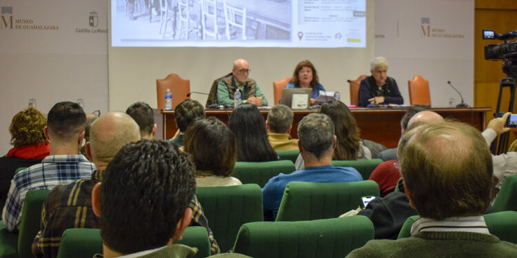 Guadalajara inaugura el ciclo de conferencias 'Como el cristal' para reivindicar el legado de Pablo Iglesias