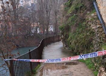 Cortado el paseo peatonal del Júcar en Cuenca por desprendimiento de rocas