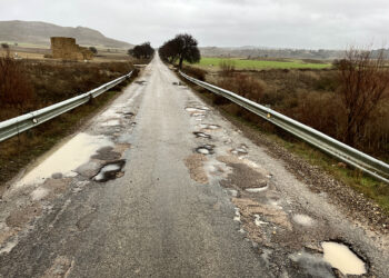 Illana exige una actuación estructural inmediata en la CM-2054, “la carretera de la vergüenza”