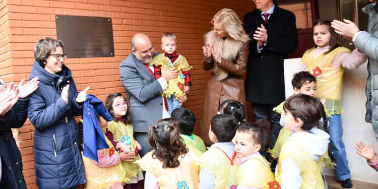 Inaugurada la escuela infantil de San Lorenzo de la Parrilla