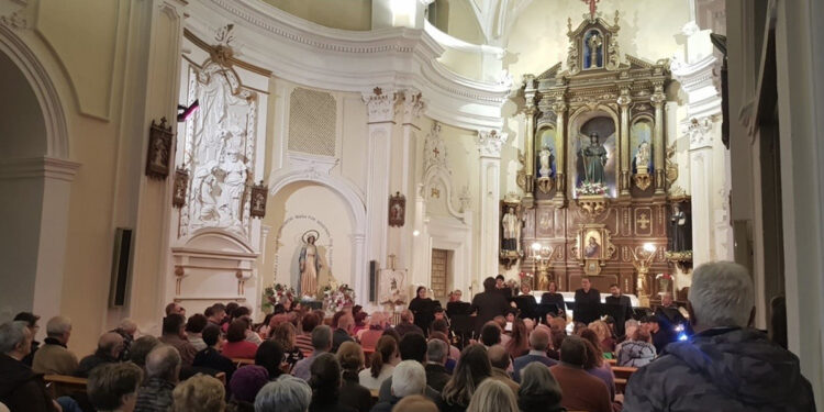 La Antigua Navidad llena el Hospital de Santiago de música y emoción de la mano de Acanthus Coro de Cámara 1 La Antigua Navidad llena el Hospital de Santiago de música y emoción