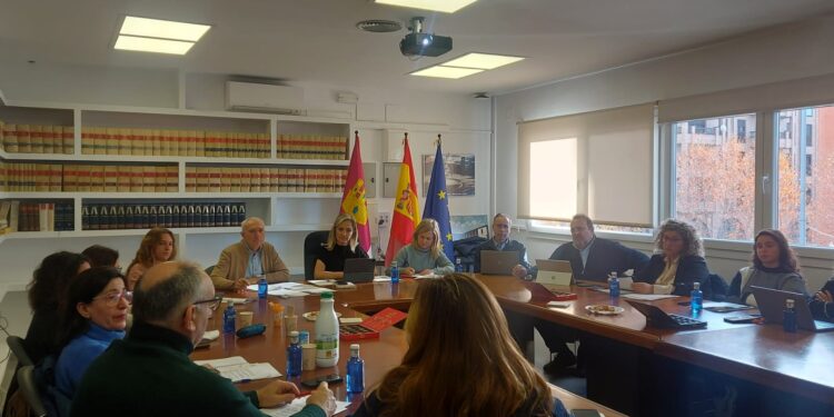 La Comisión de Urbanismo da luz verde a un circuito de karting en Chillarón y a nuevos proyectos de energías renovables